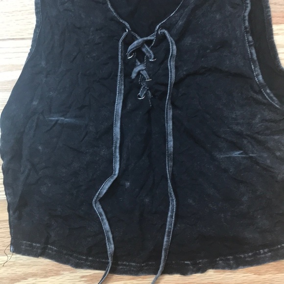 Cropped tie tank top - Picture 2 of 5